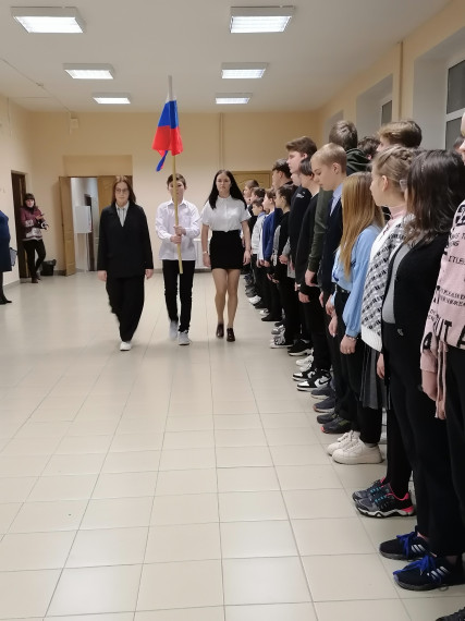 Еженедельная торжественная линейка.